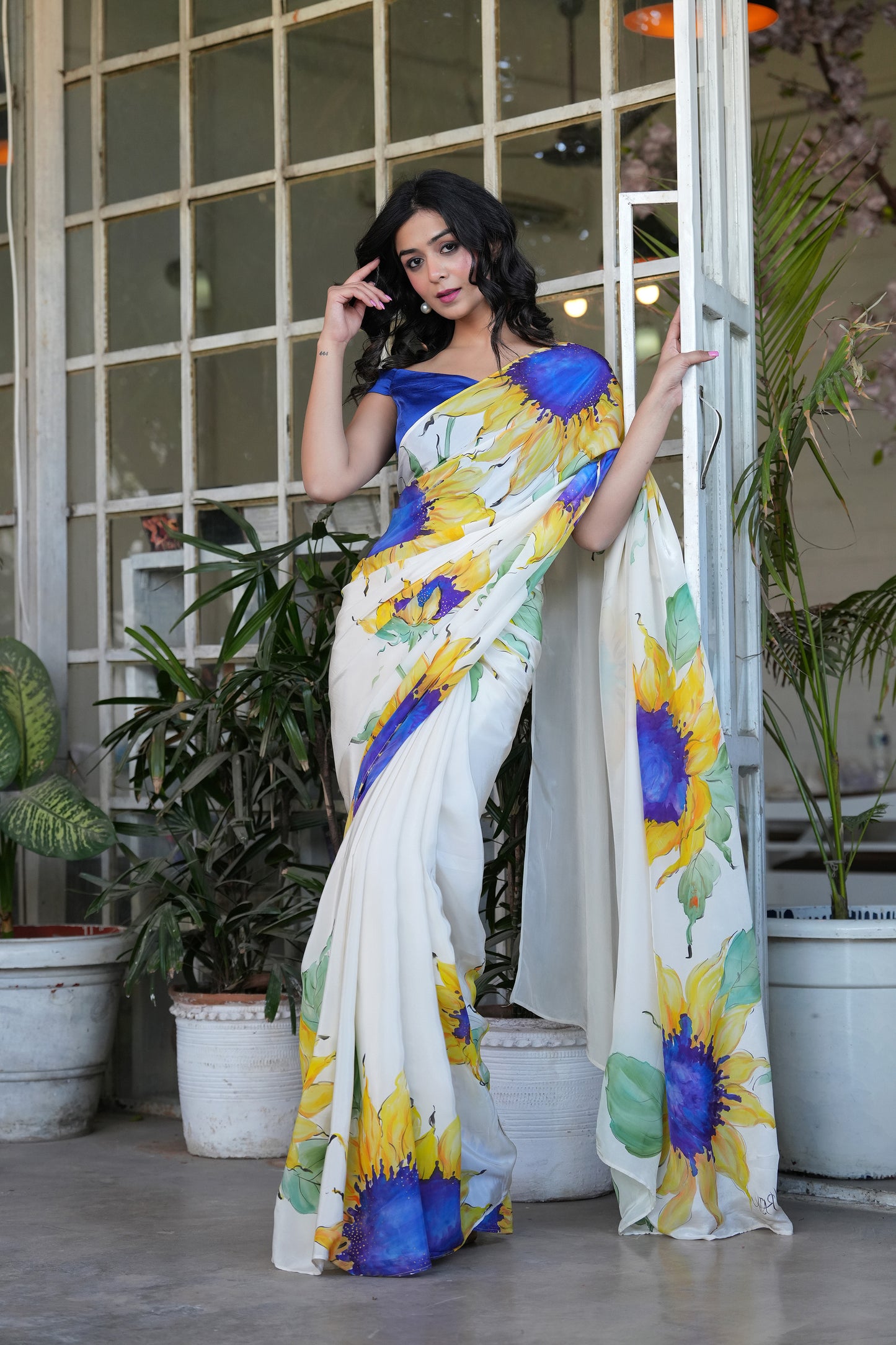 OCENIC SUNBURST CREP SAREE